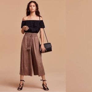 Aritzia / Nanterre Wide Leg Crinkle Culotte pant